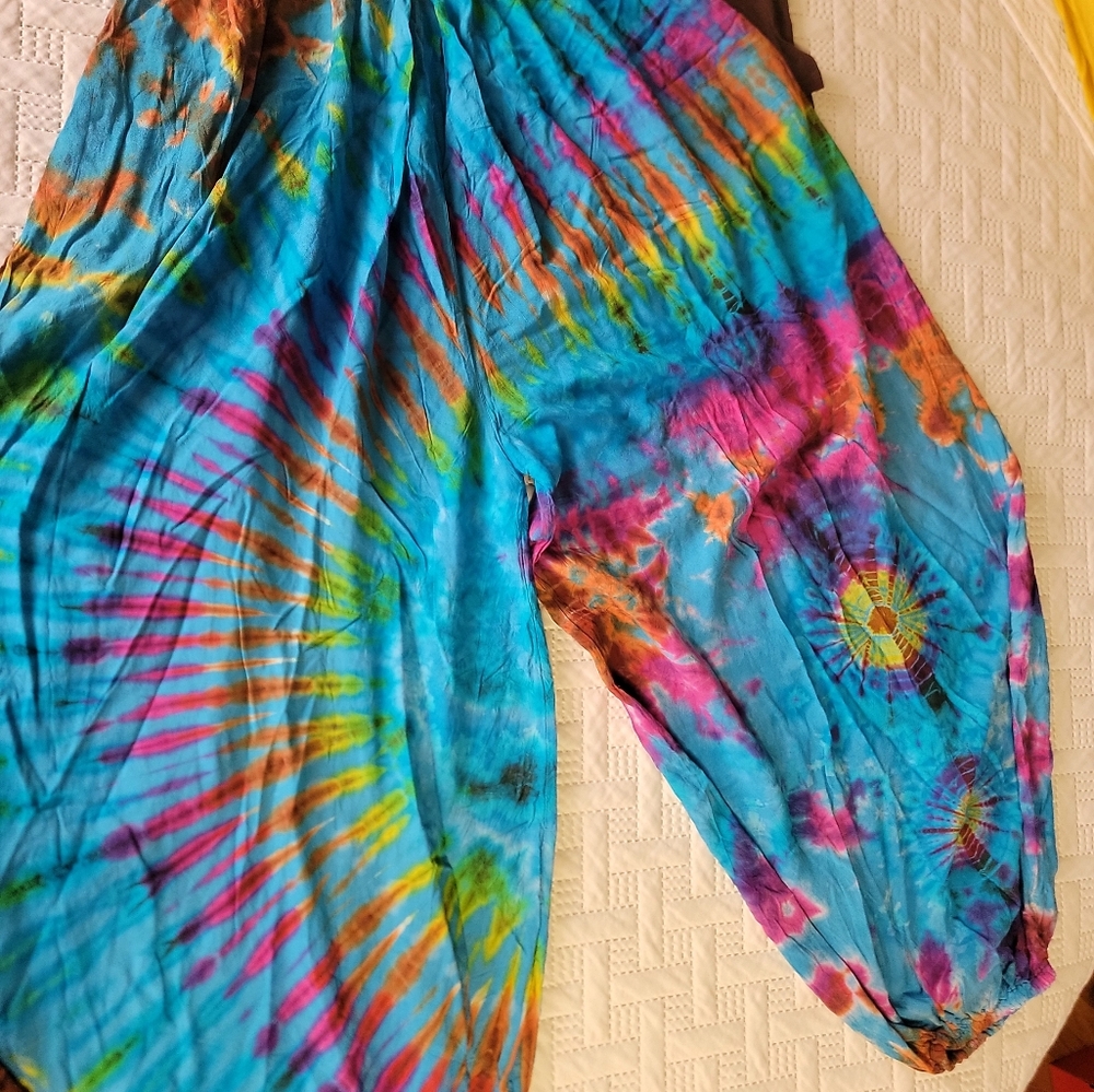 Vintage Tie-Dye Harem Pants With Brown Cropped Tank (2 Piece Bundle) - Picture 5 of 6